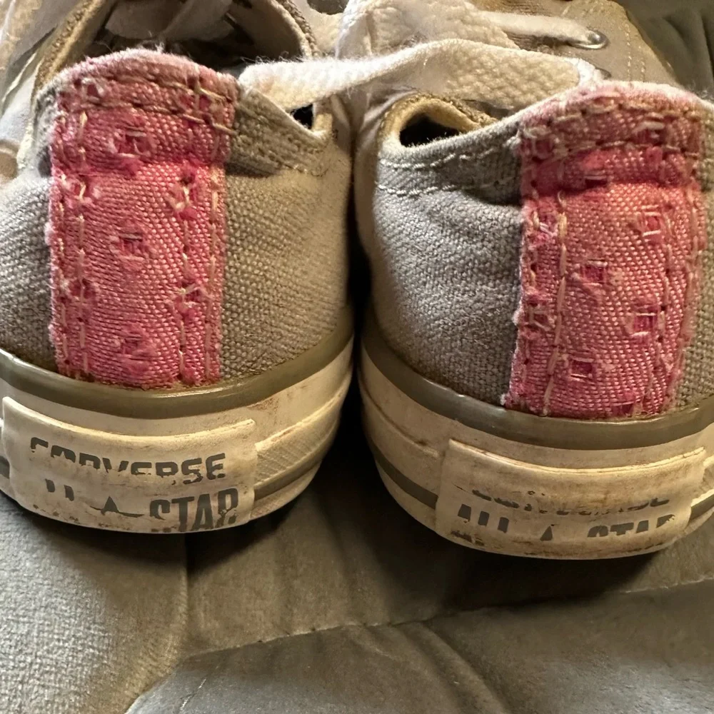 Converse Kids' Tan Sneakers with Pink Star Accents